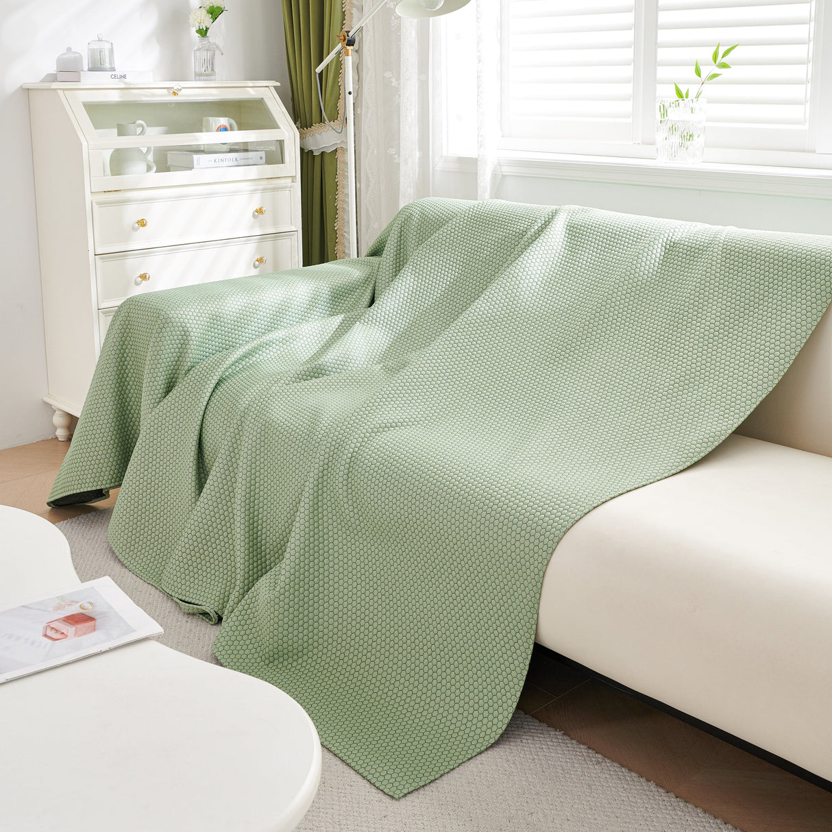 Summer Cool Dotted Cat Scratch Resistant Sofa Cover Blanket, Luxury Large Blanket Covers for Couch