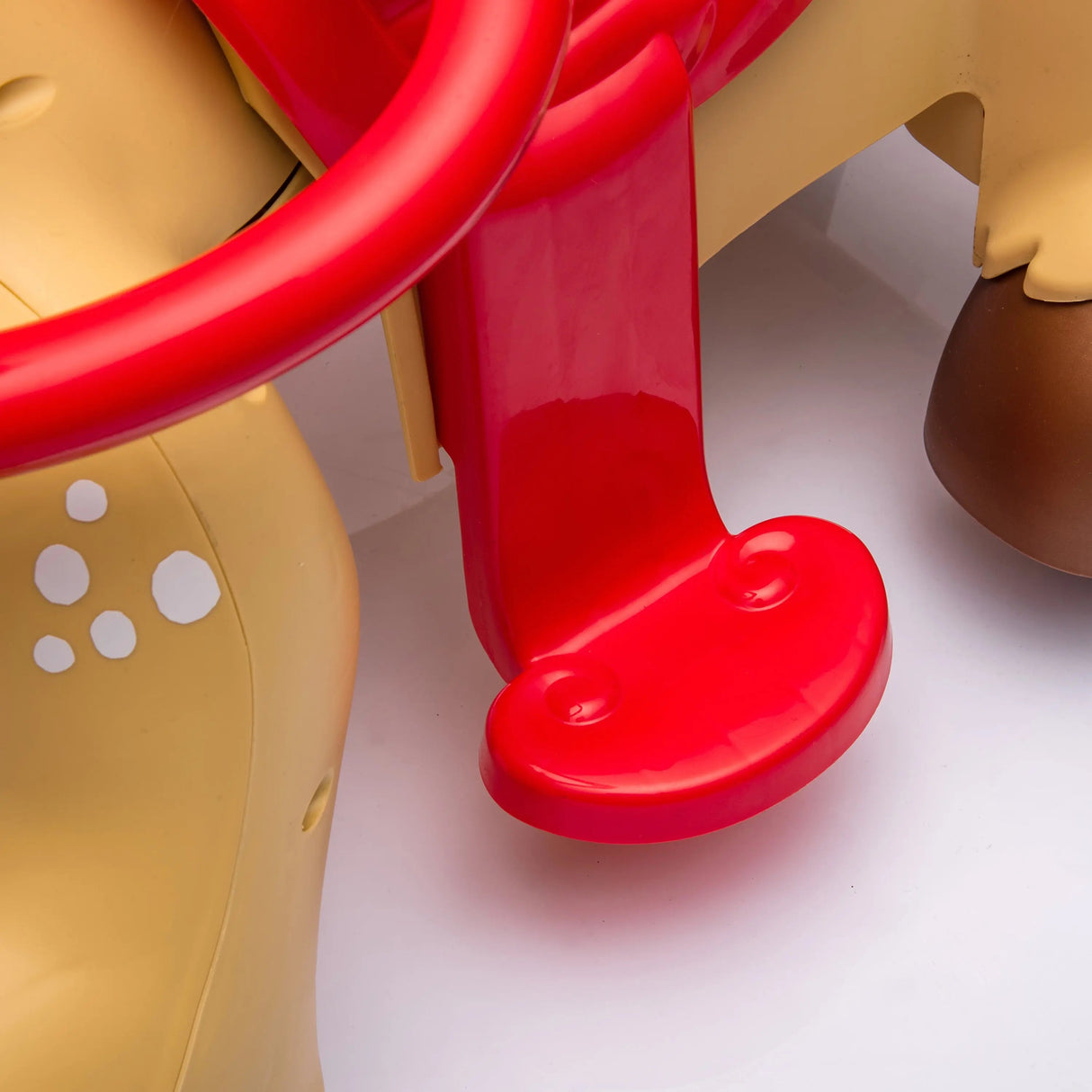 Freddo Horse 6V Ride-on