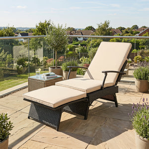 Folding Wicker Chaise Lounge with Slide-Out Ottoman11-Level Adjustable Backrest to Flat and Sun-Proof PE Rattan-Brown