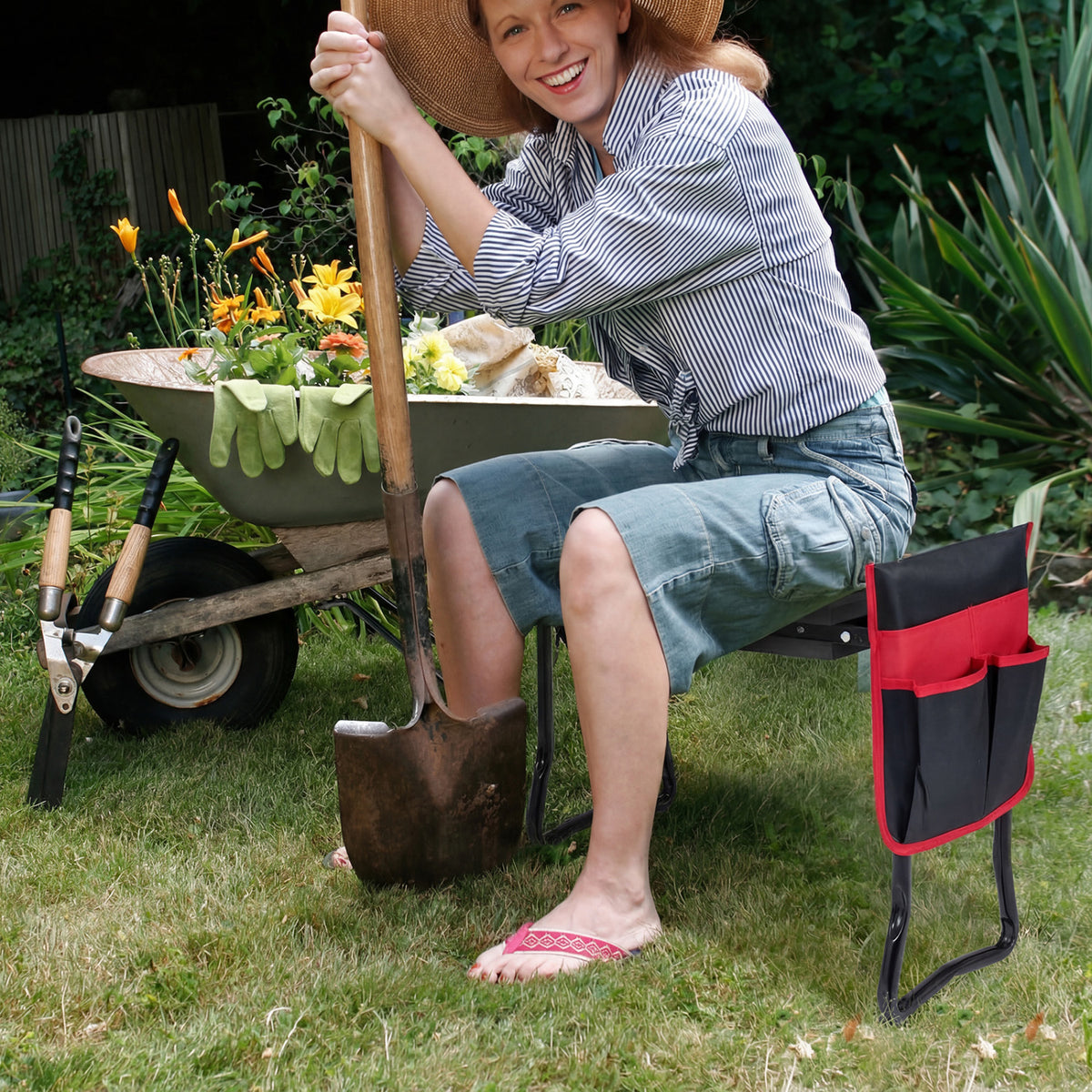 Garden Kneeler and Seat Folding Sturdy Gardening Stool-Black