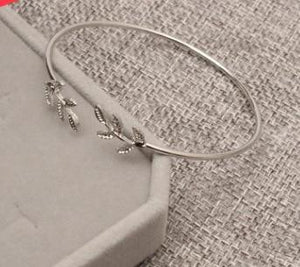 Elegant Silver Gold Leaf Fashion Simple Gold Silver Plated Cuff Bracelets For WomenIn Modern Jewelry style