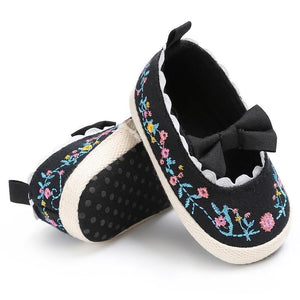 First Walkers Baby Girls Soft Soled Anti-Slip White Bow Shoe Luxury Stylish Shoes For Baby Girl Perfect Gift