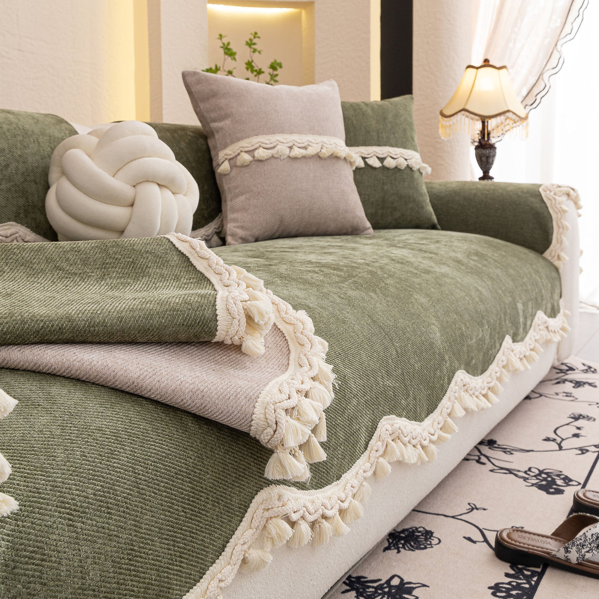 Chenille Sofa Cover Towel – Non-Slip, Washable Pets Couch Protector with Tassels