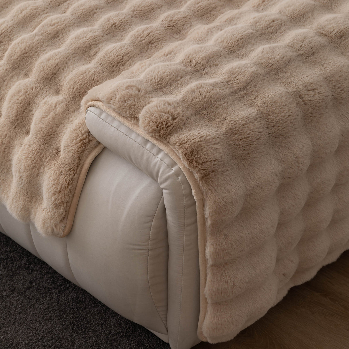 Thick Sofa Cushion Solid Color Faux Fur Fluffy Sofa Cushion Non-Slip Couch Covers