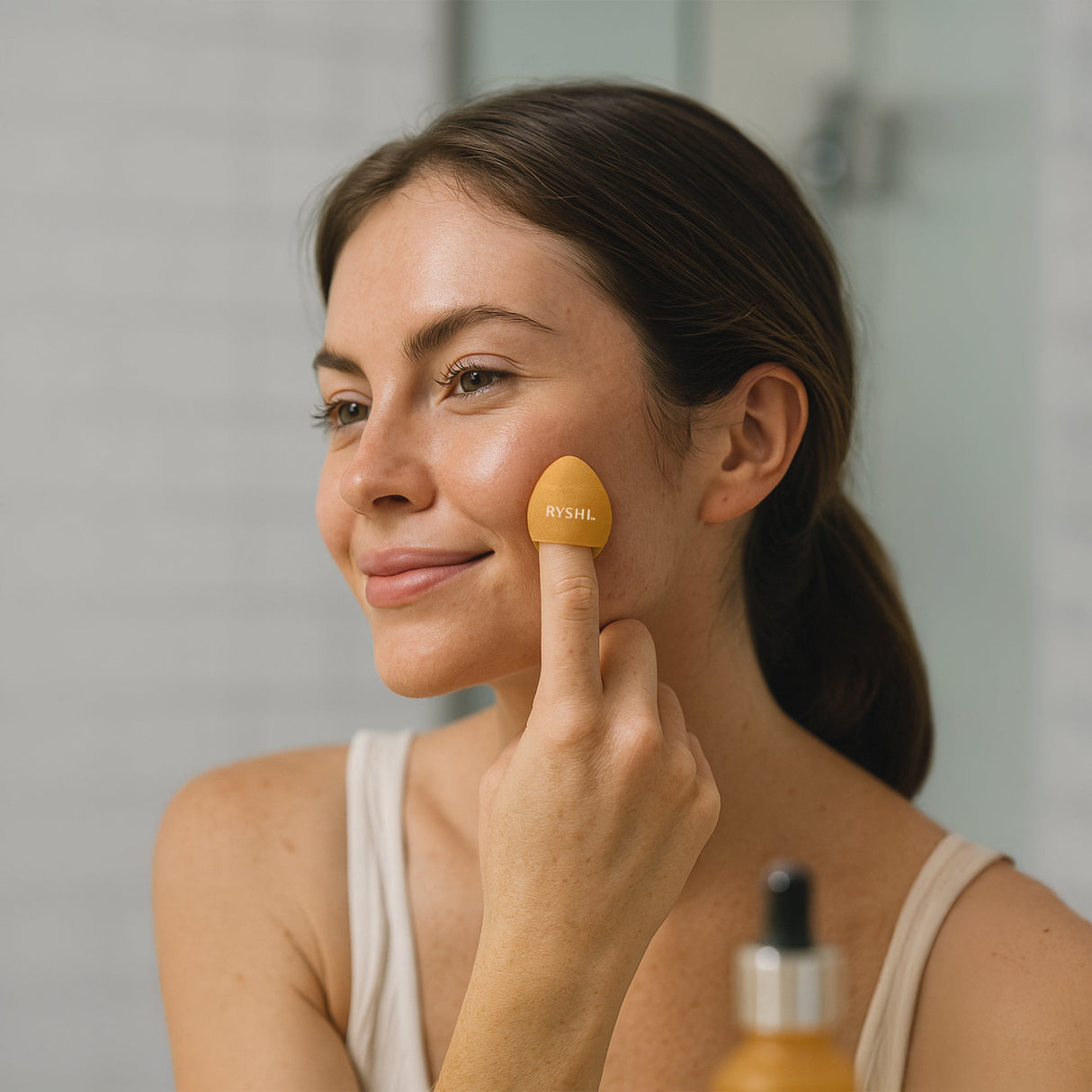 Complete Flawless Finish Set: Reversible Sponge + Regenerating Serum + Finger Beauty Blenders by Pursonic