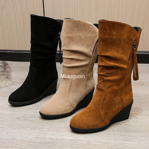 Stylish & Cozy: Vintage Suede Ankle Boots