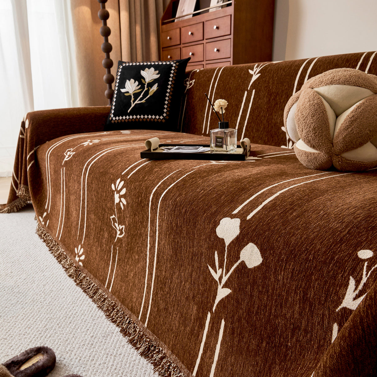 Chenille Jacquard Sofa Throw Cover with Tassel Soft Thick Couch Protector Blanket