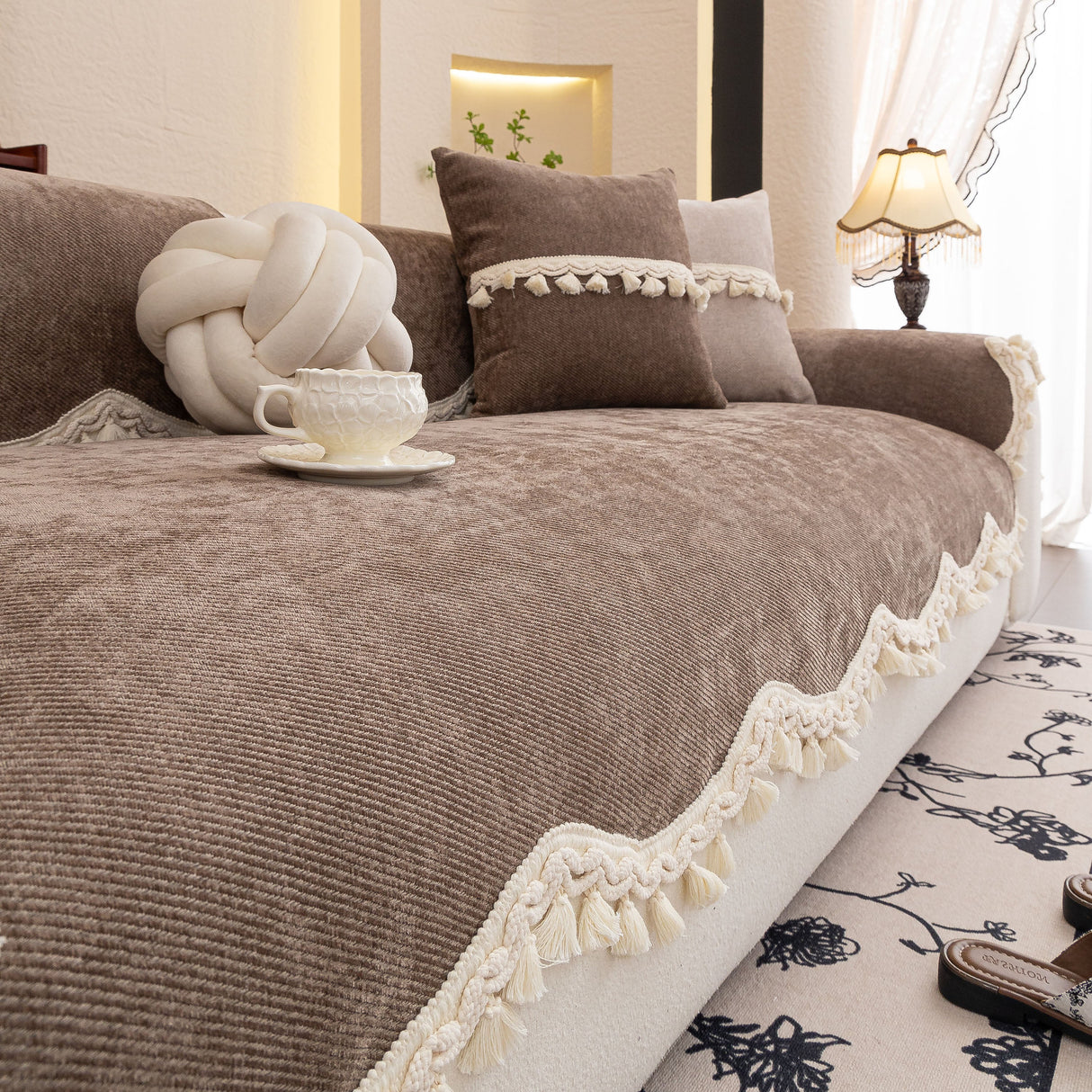 Chenille Sofa Cover Towel – Non-Slip, Washable Pets Couch Protector with Tassels