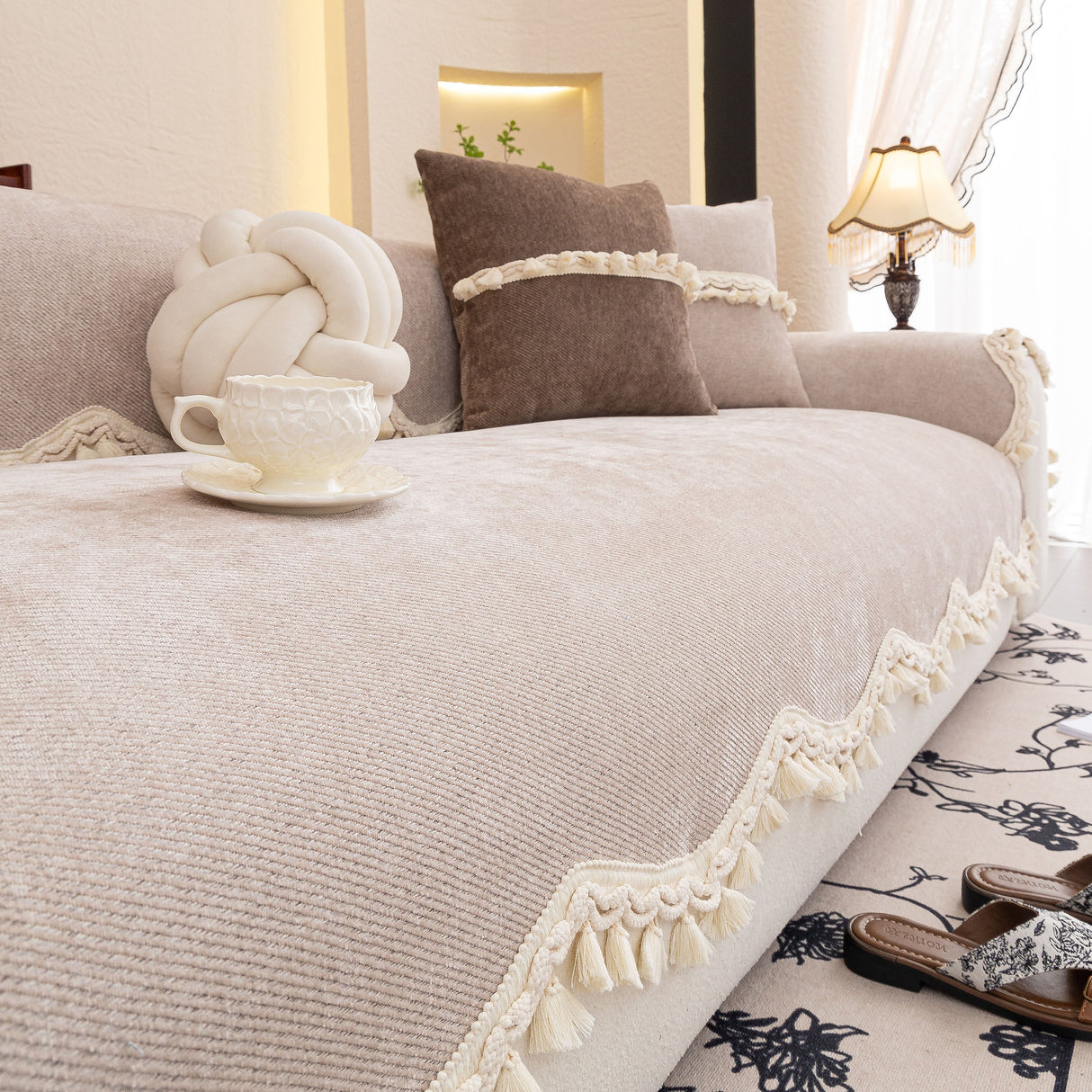 Chenille Sofa Cover Towel – Non-Slip, Washable Pets Couch Protector with Tassels