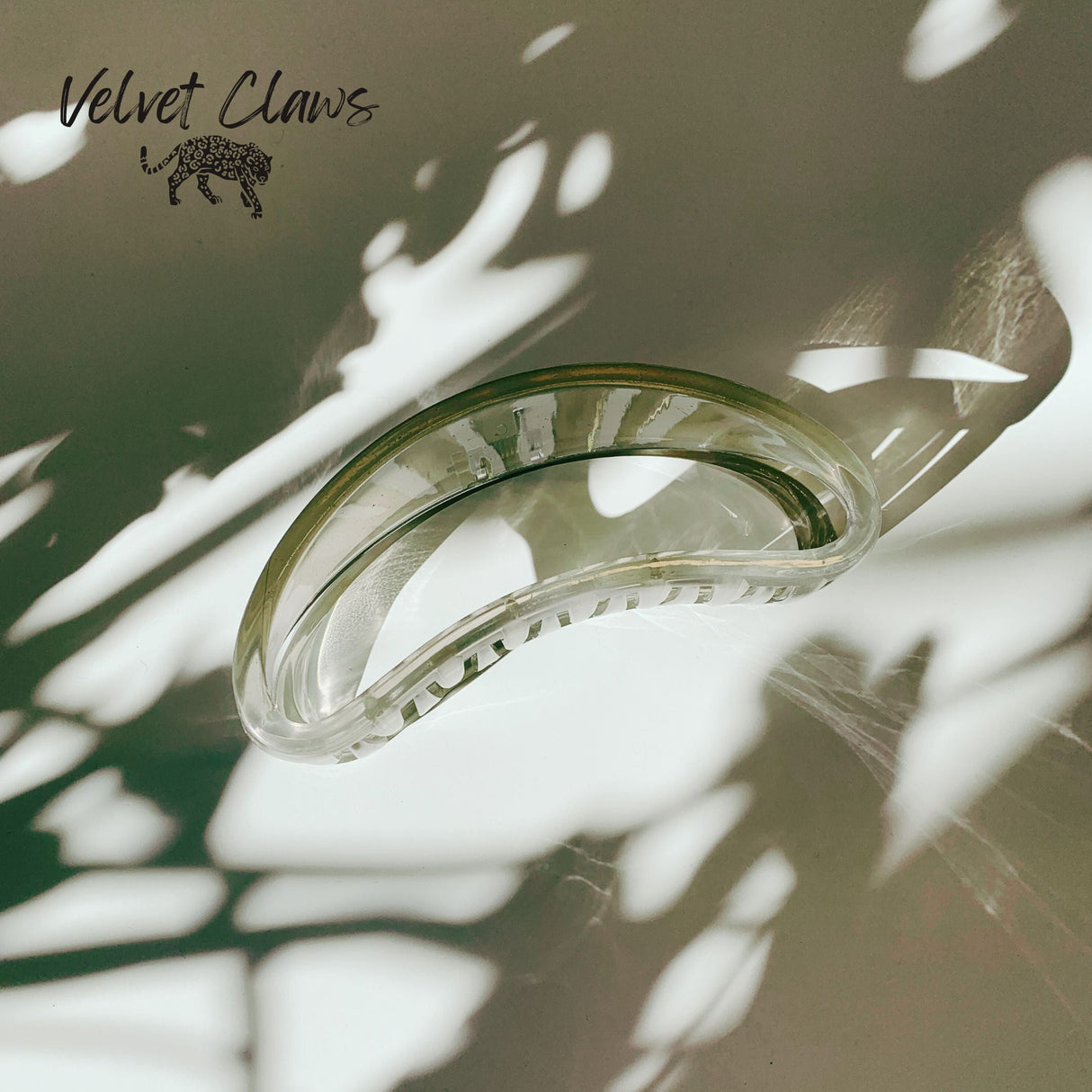 Velvet Claws The Bean Hair Claw in Smoke