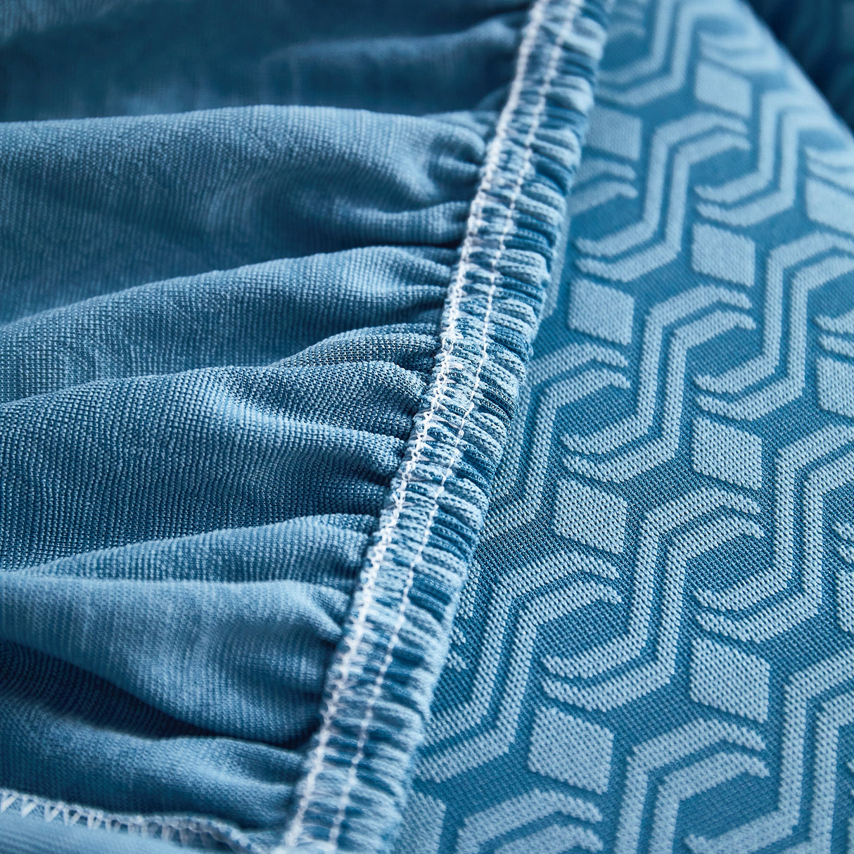 Growth Rings Jacquard Fleece Fabric Stretch Cushion Cover, Non-Slip Furniture Protector for Kids, Couch Cushion Covers