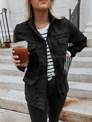 Retro Pocketed Long Sleeve Zip-Up Jacket Lightweight & Stylish Outerwear for Everyday Wear
