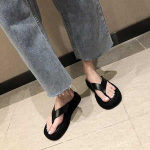 Black White Thick Bottom Flip Flops Women Famous Design Clip Toe Slippers Platform Slides Beach Comfort Thong Style Flip Flops Sandals For Women With Arch Support For Comfortable Walk
