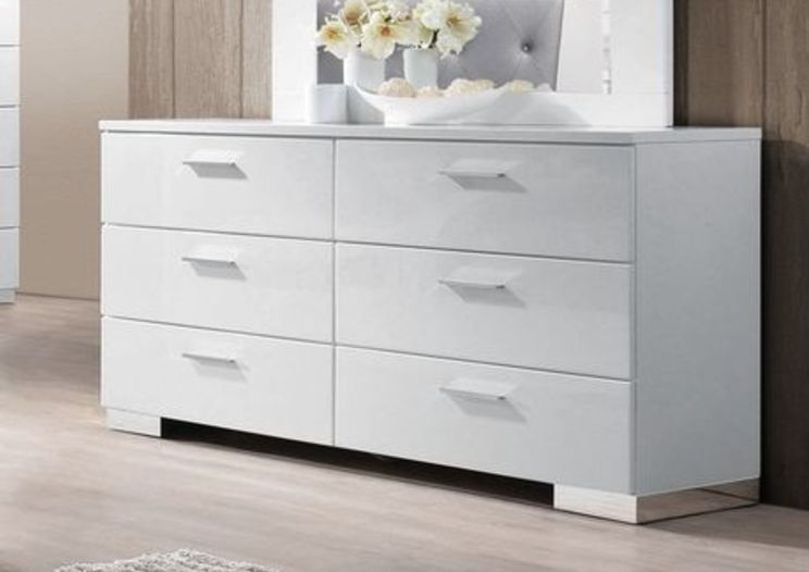 Lorimar - Dresser - White by Couch.com