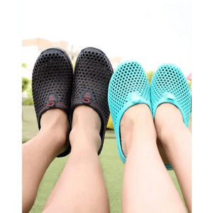 Classic Women Shoes Beach Closed Toe Slippers Unisex Hollow Out Casual Couple Flip Flops Garden Clogs  Non-slide Men And Women Slippers