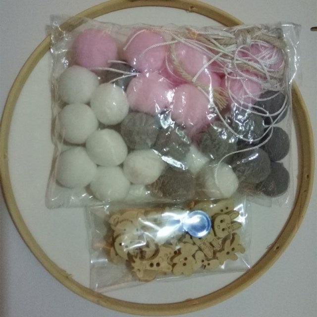 Cute Wool Ball Wind Chimes Newborn Baby Bed Bell Dream Catcher String Pendant Kids Room Decoration Wooden Wind Chime Bed Bell Nursery Crib Bed Bell Baby Bedroom Ceiling Wooden Beads Wind Chime Wall Hanging Ornament