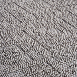 Guros - 6' X 9' Traditional Indoor / Outdoor Area Rug - White