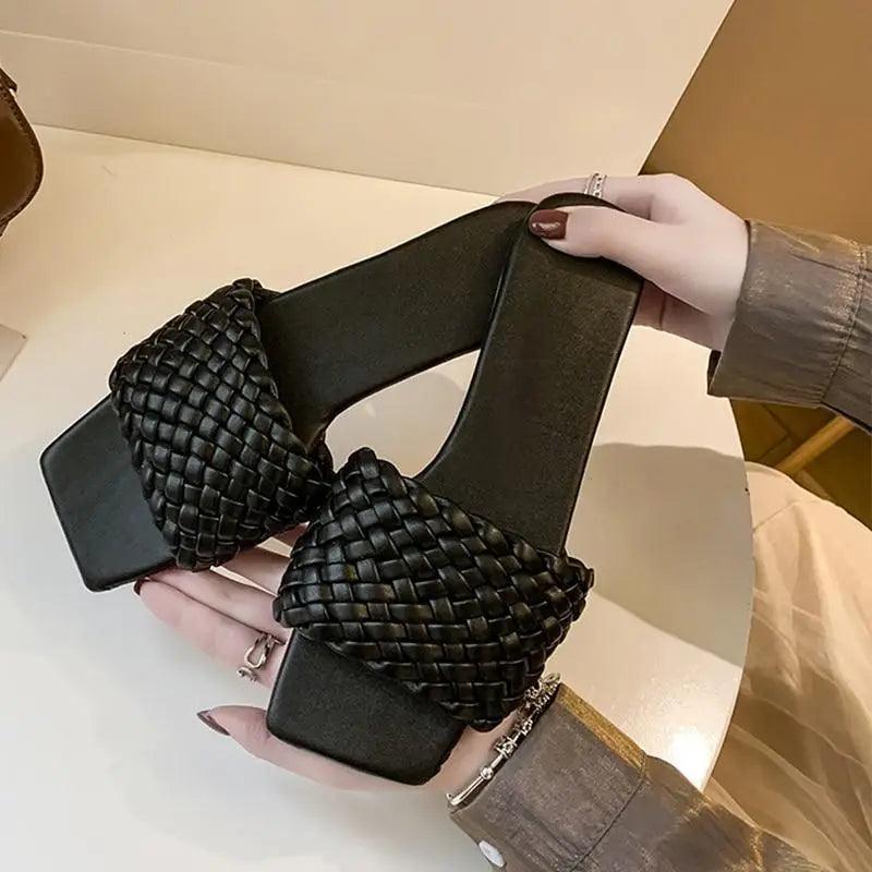 Fashion Outdoor Charming Open-Toe Women Slippers Casual Beach Flip Flops Women Comfortable Sandals