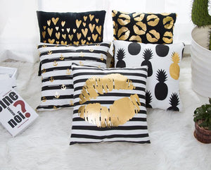 Golden Love Leaves Bronzing Cushion Decorative Pillow Black And Gold Pillow Cover Home Pillowcases Velvet Home Decor Sofa Pillows Cover 45x45CM