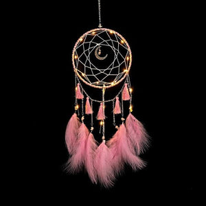 LED Dream Catcher Lamp Flying Wind Chimes Lighting Dream-catcher Handmade Ornaments Traditional Gifts Feather Pendant Romantic Creative Wall Hanging Home Wall Decoration Ornament Craft Native American Style