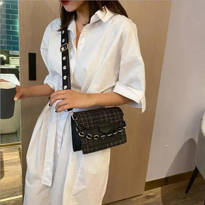 Luxury Wide Strap Shoulder Bags for Women And Girls Designer Lady Handbags and Purses Fashionable Chain Messenger Crossbody Bags