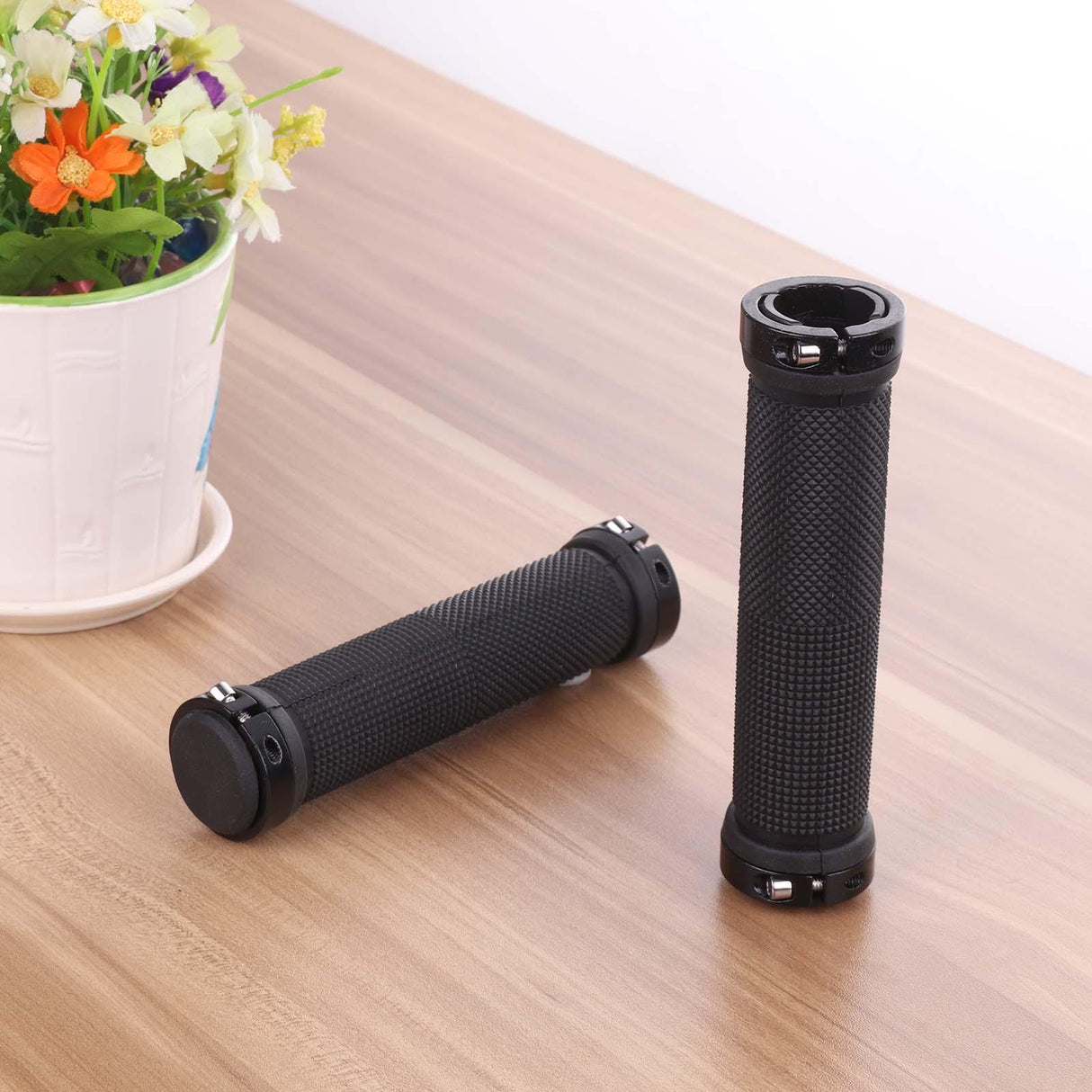 Mountain Road Cycling Bike Bicycle Handlebar Cover Grips Smooth Soft Rubber Anti-Slip Handle Double Lock On Locking Bicycle Grips Non-Slip Bike Handles Grip For Kids Bike Non-Slip Rubber Mushroom Grips For Scooter
