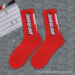 1 Pair Brand New Fashion Pure Cotton Black White Crew Unisex Socks Sports High Skateboard Blaze Street Wear Happy Long Warm Winter And Autumn Socks For Men And Women