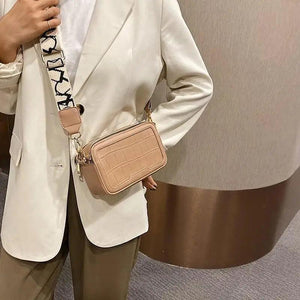 Retro Waist Bag PU Leather Fanny Pack Purse Leather with Gold Chain Strap Stylish Waist Pack Women Belt Bag Multifunctional Chest Bag