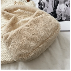 Simple And Stylish Women Soft Plush Winter Furry Shoulder Bags For Ladies And Girls Designer Clutch Handbag For Female