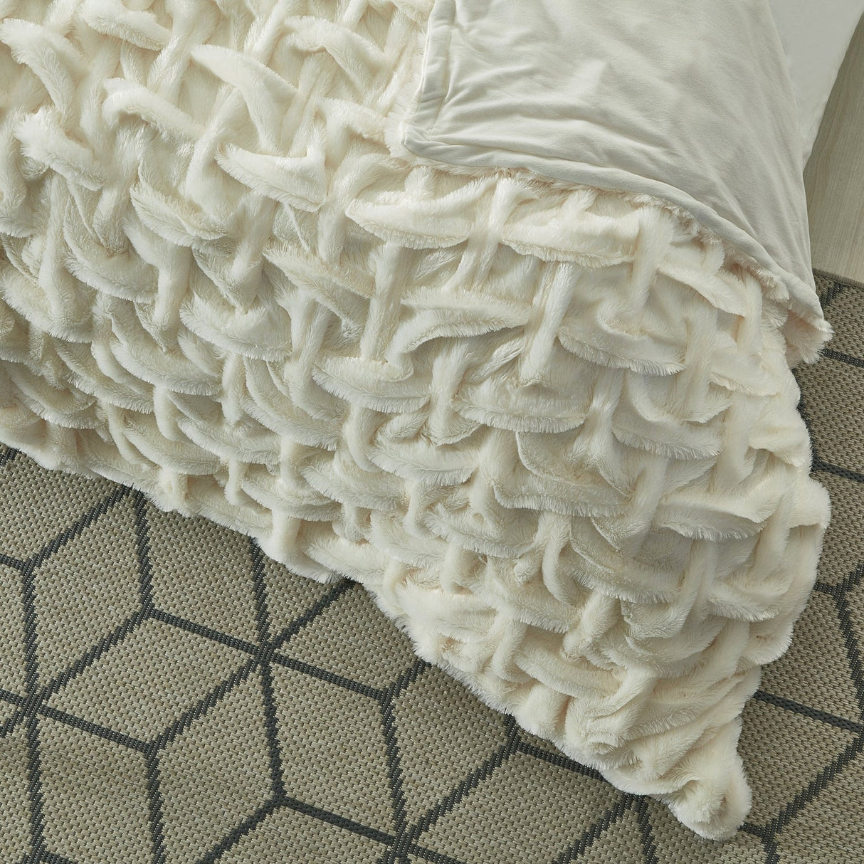 Lmos Stitched Faux Fur Throw