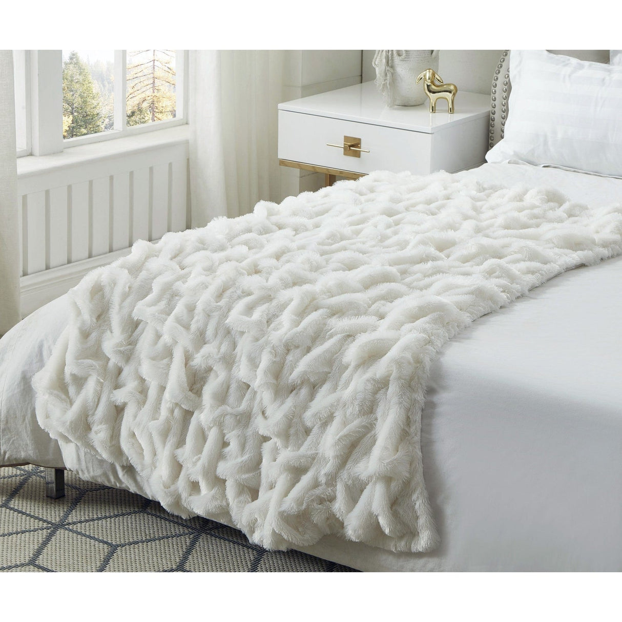 Lmos Stitched Faux Fur Throw