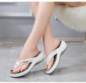 Women's Summer New Fashion Metal Button Slides Beach Shoes Modern Sandals Women Outside Platform Comfort Thong Style Flip Flops Sandals With Arch Support Thick Sole Outdoor Flip Flops