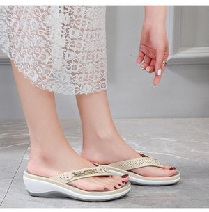 Women's Summer New Fashion Metal Button Slides Beach Shoes Modern Sandals Women Outside Platform Comfort Thong Style Flip Flops Sandals With Arch Support Thick Sole Outdoor Flip Flops