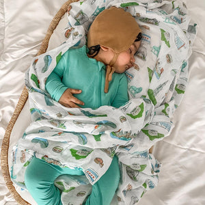 Gift Set: Chicago Baby Muslin Swaddle Blanket and Burp Cloth/Bib Combo by Little Hometown