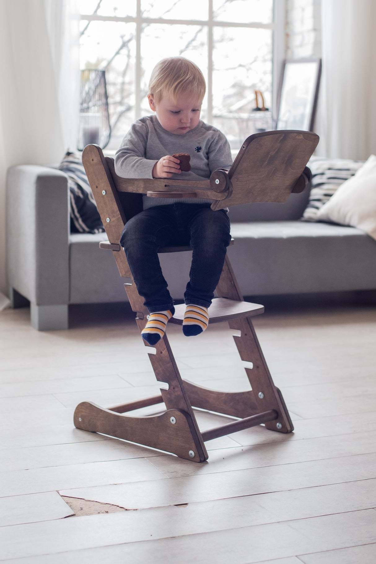 Growing Chair for Babies – Kitchen Helper Tower - Chocolate